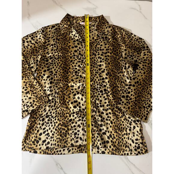 Victoria's Secret Cheetah Print Long Sleeve Pajama Shirt Button Up Women's Small - Picture 3 of 5